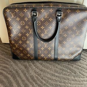 100% authentic Louis Vuitton leather monogram briefcase/laptop bag